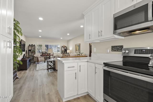 4222 Village 4, Camarillo CA: https://media.crmls.org/mediaz/b5d6a830-85ea-4e98-a52d-025064a59a6d.jpg