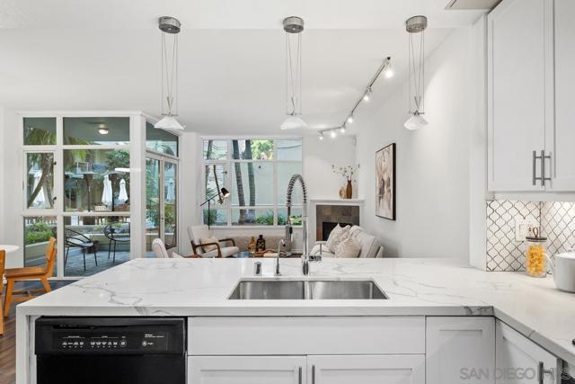 850 Beech St, San Diego CA: https://media.crmls.org/mediaz/b5d6e716-0f1e-4aa1-b857-f919fa953eec.jpg