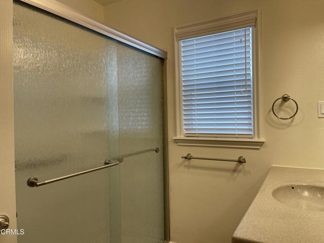 Detail Gallery Image 11 of 18 For 3226 La Crescenta Ave, Glendale,  CA 91208 - 2 Beds | 2 Baths