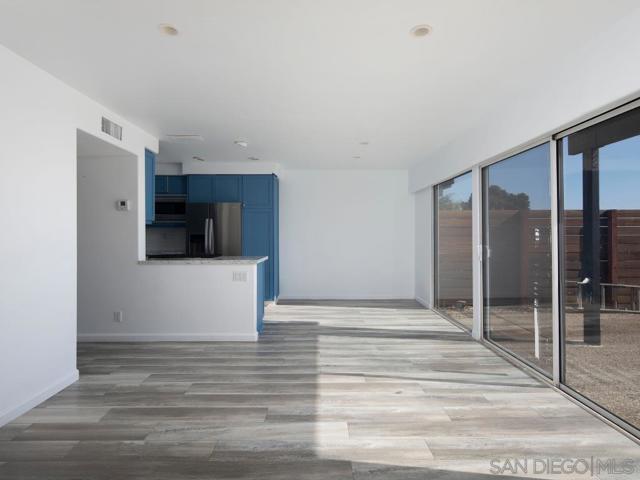 721 Camino Del Mar, Del Mar CA: https://media.crmls.org/mediaz/b5d78a88-1ab5-4473-bbec-3782d548a983.jpg