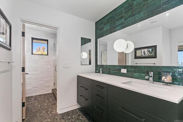 2045 Lowry Place, La Jolla CA: https://media.crmls.org/mediaz/b5d80ff5-b00c-4d0f-8117-25a54ddaafcb.jpg