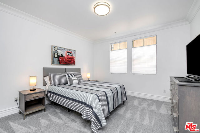 12026 Hoffman Street, Studio City CA: https://media.crmls.org/mediaz/b5d834a7-90df-407d-bcf9-ee2ae75dab4b.jpg