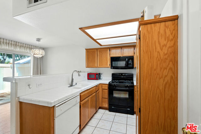 4044 Rosemead Boulevard, Pico Rivera CA: https://media.crmls.org/mediaz/b5d85fd7-aa65-452a-aca3-66994c74904f.jpg