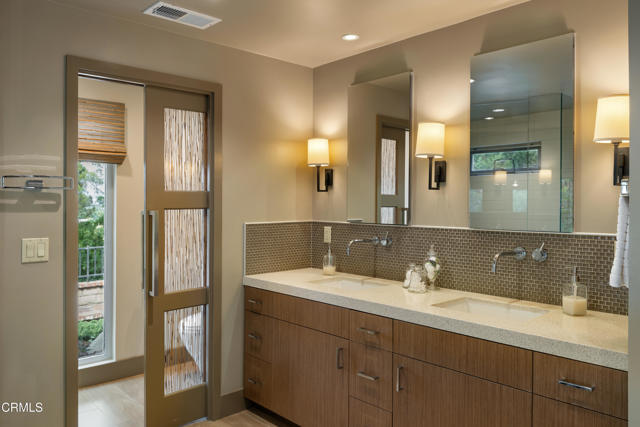 872 Flores De Oro, South Pasadena CA: https://media.crmls.org/mediaz/b5da17e0-449a-4356-8d55-ad21b2010dd3.jpg