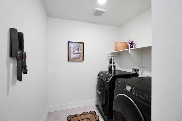 45039 Insight St, Fremont CA: https://media.crmls.org/mediaz/b5da1960-2e2a-416e-a697-8b6631bcf3b5.jpg