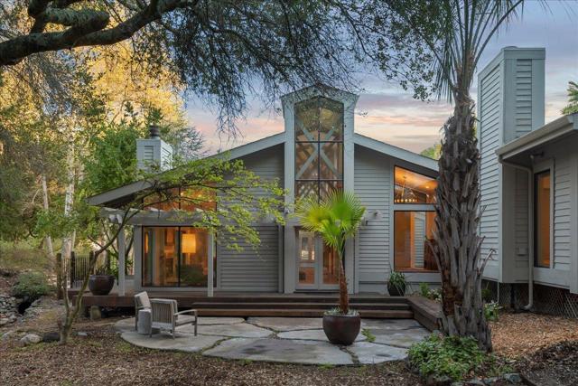28140 Story Hill Lane, Los Altos Hills CA: https://media.crmls.org/mediaz/b5dac78b-3bae-4c5d-b6af-aab61240dd3e.jpg