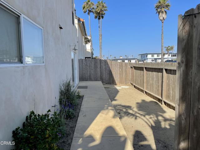 Detail Gallery Image 21 of 23 For 333 Lakeshore Dr #LOWER,  Oxnard,  CA 93035 - 2 Beds | 2 Baths