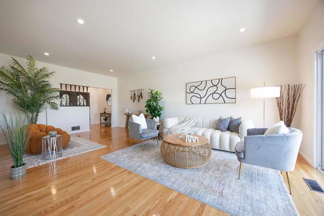 818 Clearfield Drive, Millbrae CA: https://media.crmls.org/mediaz/b5db1242-7905-45f5-9e7a-c84a830076cb.jpg