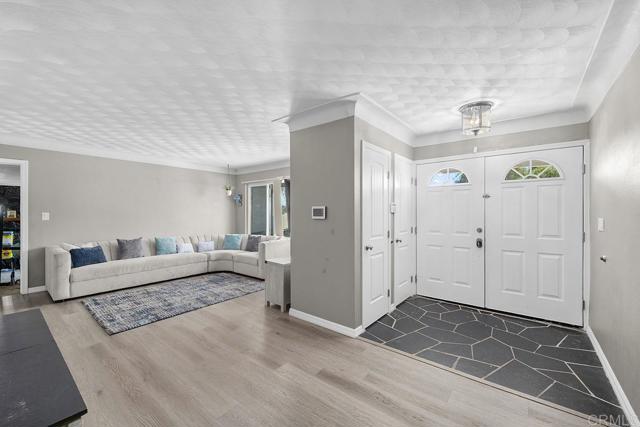 Detail Gallery Image 4 of 44 For 1219 Wren St, San Diego,  CA 92114 - 5 Beds | 4 Baths