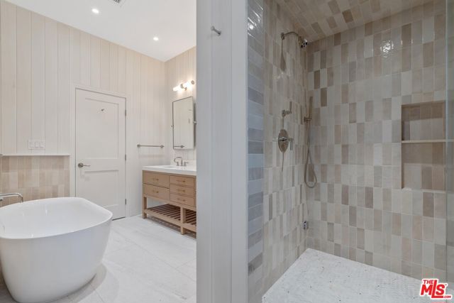 5705 Sunnyslope Avenue, Valley Glen CA: https://media.crmls.org/mediaz/b5db85dc-3c95-4eca-b5d3-6dc6272239f0.jpg