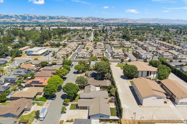770 Gary Street, Gilroy CA: https://media.crmls.org/mediaz/b5dbdfb7-8e09-4170-abfb-9ee5a41f8c2f.jpg