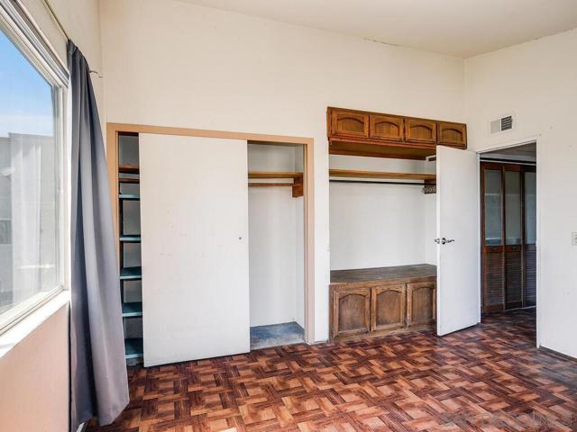 1212 Fifth Ave, Chula Vista CA: https://media.crmls.org/mediaz/b5dc519e-abf0-4e52-a57a-3b95129b1420.jpg