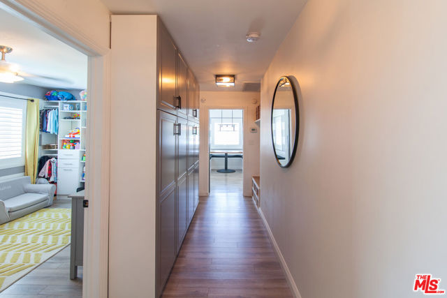 3920 W Clark Avenue, Burbank CA: https://media.crmls.org/mediaz/b5dd759c-8482-4103-baaa-b68625e22e57.jpg
