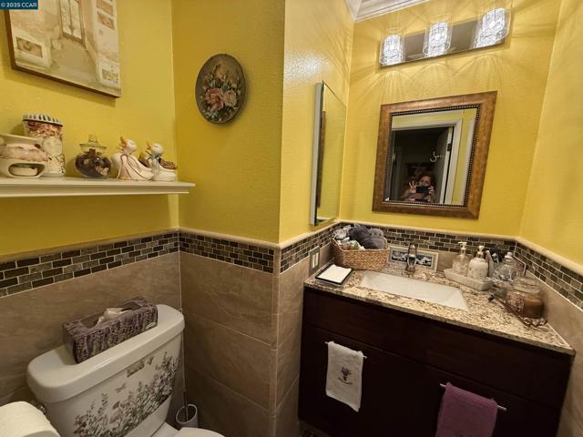 1036 Oak Grove Rd, Concord CA: https://media.crmls.org/mediaz/b5dd9dfc-40cf-4cd3-90c9-74e948dda88a.jpg
