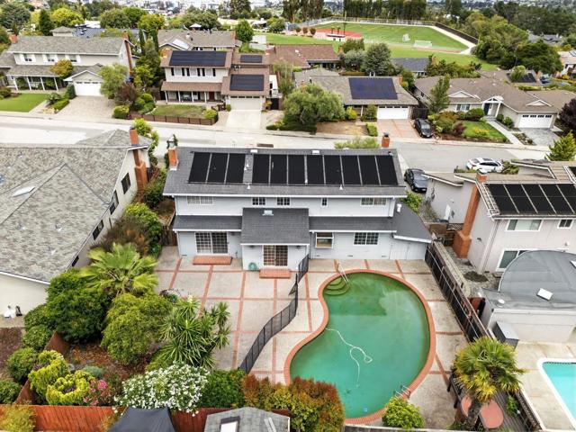 1675 Escalante Way, Burlingame CA: https://media.crmls.org/mediaz/b5ddb96b-78b9-47ed-9172-326625732607.jpg