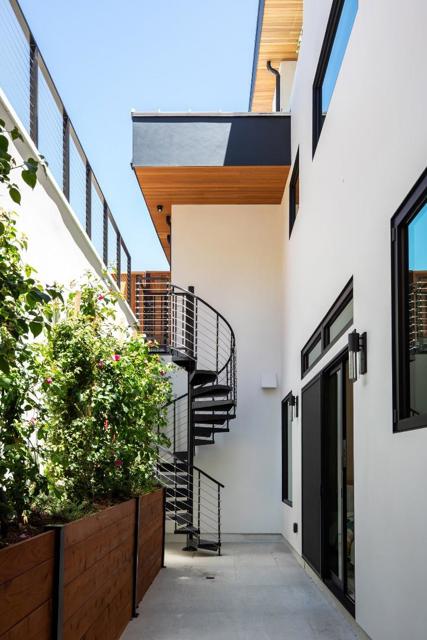 596 Franklin Street, Mountain View CA: https://media.crmls.org/mediaz/b5ddfdf6-8b93-4b81-a5fd-9a8ea9c9de74.jpg