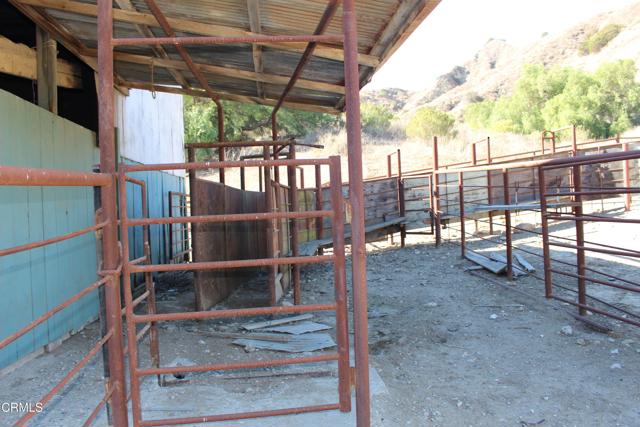 0 Dickenson Road, Santa Paula CA: https://media.crmls.org/mediaz/b5df6dec-33e4-4e85-8e0d-eec86087aecb.jpg