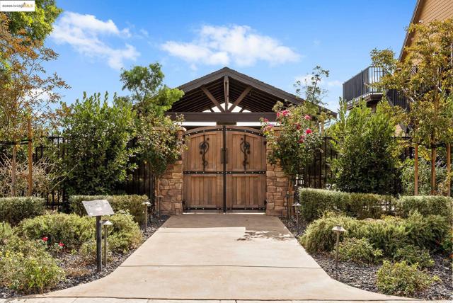 3501 Byer Road, Byron CA: https://media.crmls.org/mediaz/b5df9e6f-13cd-4451-976e-2326bb534819.jpg