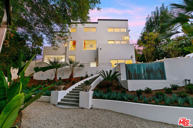 6969 Woodrow Wilson Drive, Los Angeles CA: https://media.crmls.org/mediaz/b5dfb578-ae01-4534-bb90-84b76e1f4780.jpg