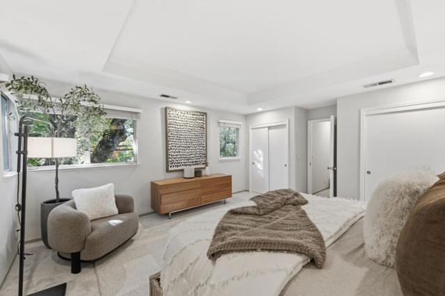 1962 Menalto, Menlo Park CA: https://media.crmls.org/mediaz/b5e1c4f9-bbce-4d4c-852c-d1e56c0fb633.jpg