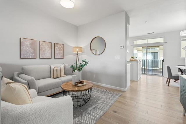 150 Holly Court, Mountain View CA: https://media.crmls.org/mediaz/b5e2670f-8af7-443b-a505-f516a0c70d6a.jpg