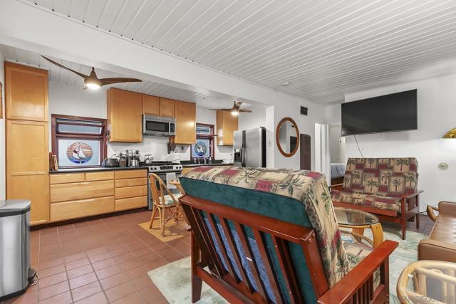 5038 40 W Point Loma Blvd, San Diego CA: https://media.crmls.org/mediaz/b5e2ebe7-c609-4dc2-b987-8a084bb26e45.jpg