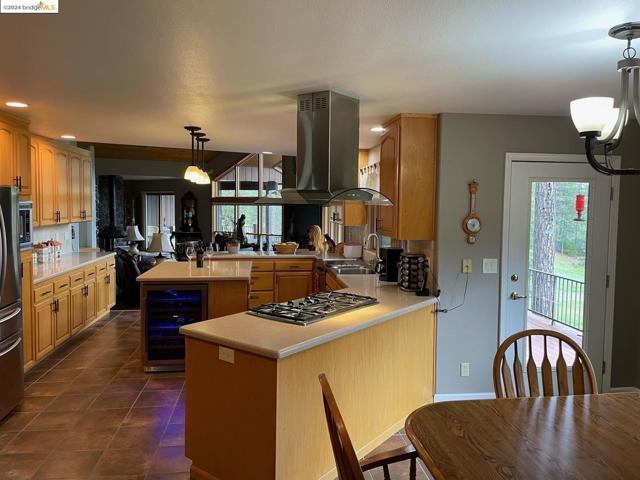 Image 16 of 48 For 16160 Willow Glen Rd
