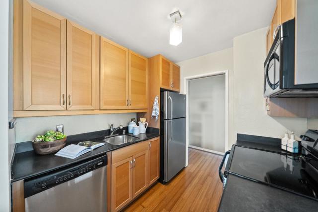 300 Davey Glen Road, Belmont CA: https://media.crmls.org/mediaz/b5e30921-f86a-42cf-af39-350612038d03.jpg