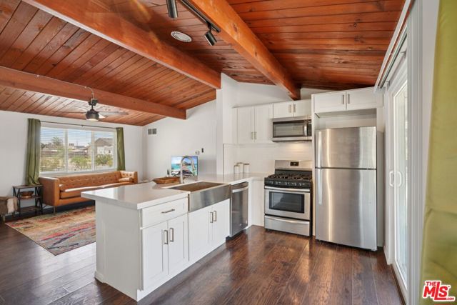 6959 Juniper Avenue,  CA: https://media.crmls.org/mediaz/b5e388e4-1115-4b01-bc42-fdb6ea6587b5.jpg