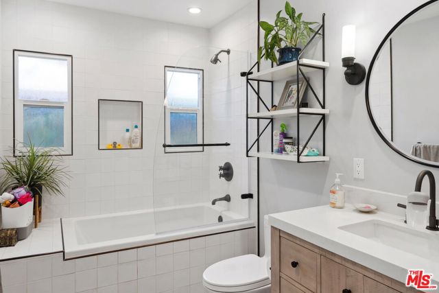 4146 Chase Avenue, Los Angeles CA: https://media.crmls.org/mediaz/b5e39941-614a-490a-9daa-0173e44577fd.jpg