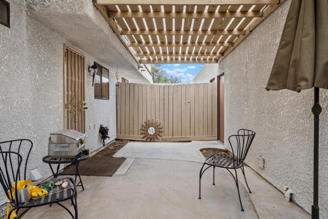 34324 Laura Way, Rancho Mirage CA: https://media.crmls.org/mediaz/b5e41775-173a-4705-b688-e3b5bfe5c848.jpg