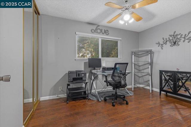 2644 E Olivera Rd, Concord CA: https://media.crmls.org/mediaz/b5e41875-1e6c-42f8-a563-9cd3e5337a2e.jpg