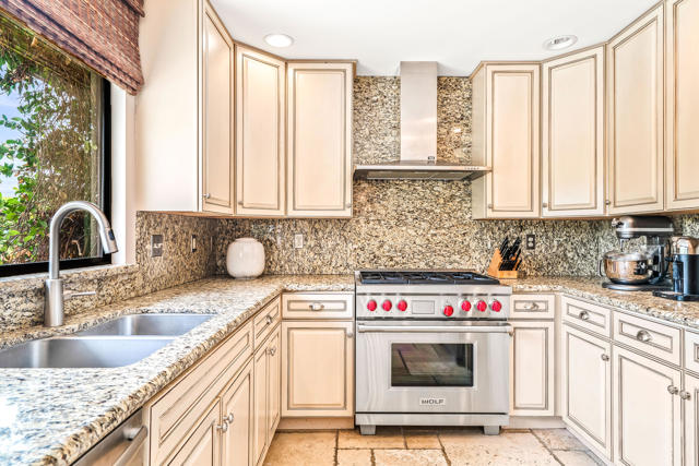 2305 E Sonora Road, Palm Springs CA: https://media.crmls.org/mediaz/b5e45ac9-4113-4560-8183-3d5580d056eb.jpg