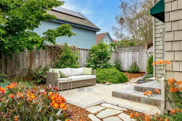 5334 Soquel Drive, Soquel CA: https://media.crmls.org/mediaz/b5e46527-faad-4c5c-937e-b538709063d5.jpg