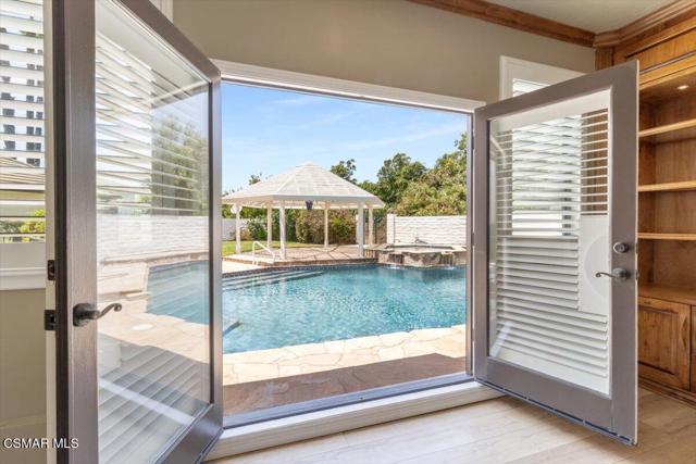 8445 Roseland Avenue, Moorpark CA: https://media.crmls.org/mediaz/b5e4df2e-edea-4dd5-9b4f-aaa4303d4ada.jpg