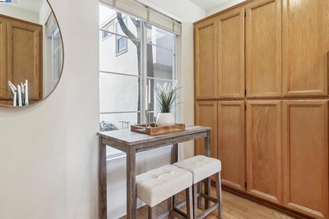 Image 6 of 30 For 384 Ribbonwood Ave