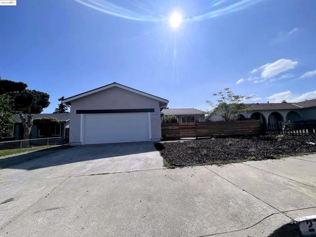2723 E Tregallas Rd, Antioch CA: https://media.crmls.org/mediaz/b5e542a8-c334-48f6-a5c7-8c1ccb28a99e.jpg