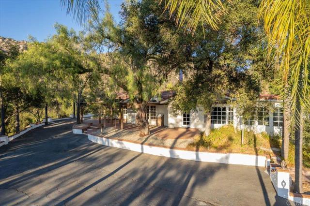 748 Old Oak Ridge, San Marcos CA: https://media.crmls.org/mediaz/b5e7af08-29fa-4150-b6fb-e21f9d85cd05.jpg