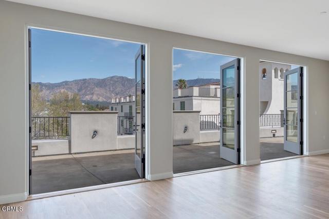 Detail Gallery Image 5 of 35 For 533 E Union St #501,  Pasadena,  CA 91101 - 3 Beds | 3 Baths