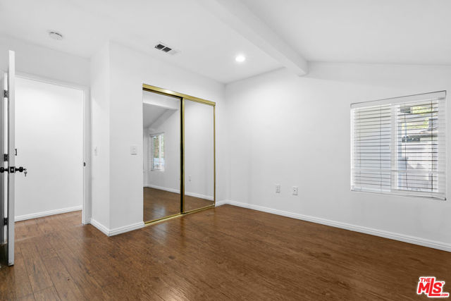4949 San Feliciano Drive, Woodland Hills CA: https://media.crmls.org/mediaz/b5e7fa55-5868-4e85-a97e-1ed8fcfb10b0.jpg