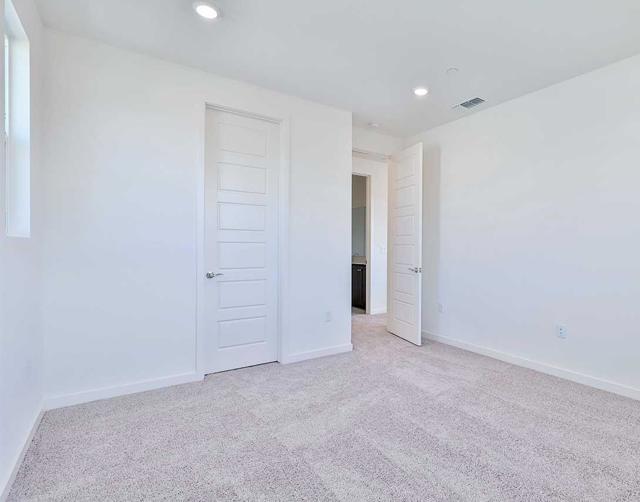 5712 Lake Club Drive, Fairfield CA: https://media.crmls.org/mediaz/b5e830c0-e2c8-4386-990c-b592bb8163ec.jpg