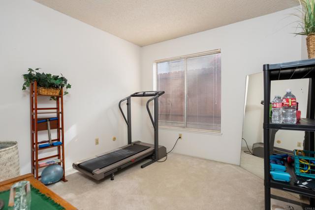 Detail Gallery Image 11 of 17 For 864 Crystal Creek Ct, Chula Vista,  CA 91910 - 4 Beds | 2 Baths