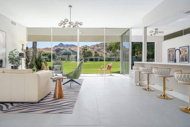 Image 21 of 70 For 160 Desert Lakes Drive