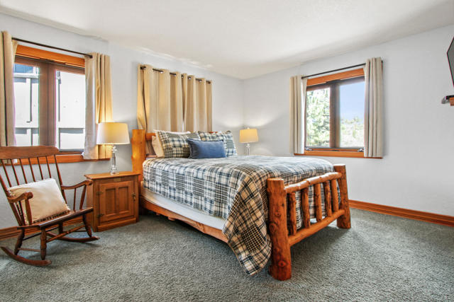 43630 Rainbow Lane, Angelus Oaks CA: https://media.crmls.org/mediaz/b5e891e6-f5bd-456f-8316-9d4a69bd126a.jpg
