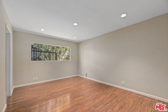 1860 Loma Vista Drive, Beverly Hills CA: https://media.crmls.org/mediaz/b5e96237-6d66-4533-8811-b35ce7813005.jpg