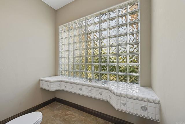 431 Flores de Oro, Rancho Santa Fe CA: https://media.crmls.org/mediaz/b5e9abe0-fe01-4a1b-a08b-05ae06b52cc8.jpg
