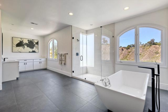 Detail Gallery Image 28 of 55 For 6039 Calle Camposeco, Rancho Santa Fe,  CA 92067 - 5 Beds | 5/1 Baths