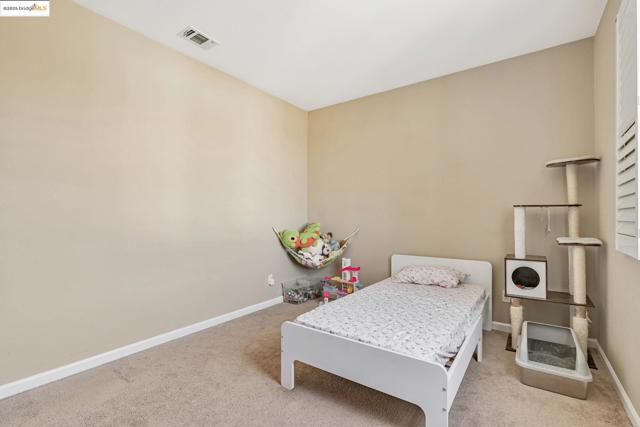 877 Boone Dr, Brentwood CA: https://media.crmls.org/mediaz/b5ea4999-3ac3-4f72-ad7f-045da31a2a89.jpg