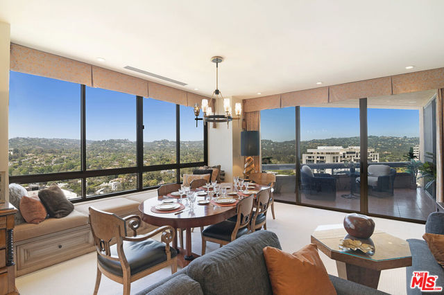 10430 Wilshire Boulevard, Los Angeles CA: https://media.crmls.org/mediaz/b5ea4d42-117b-405d-9151-8ca760ca25b4.jpg