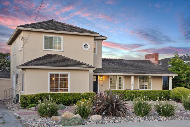 728 Brewington Avenue, Watsonville CA: https://media.crmls.org/mediaz/b5eaabfc-3472-4498-baa0-eaeb51624cb7.jpg